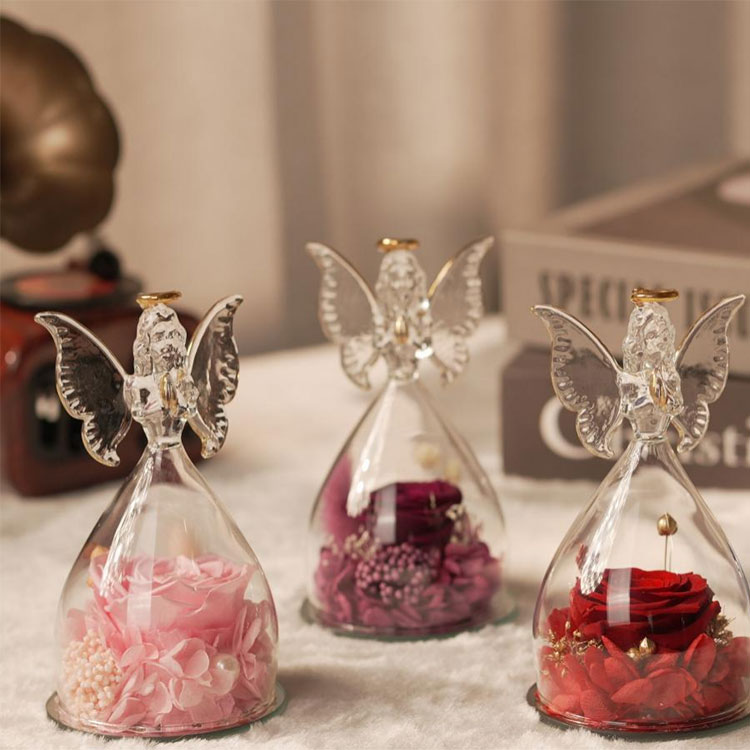 Подарок од стаклен ангел сочуван цвет